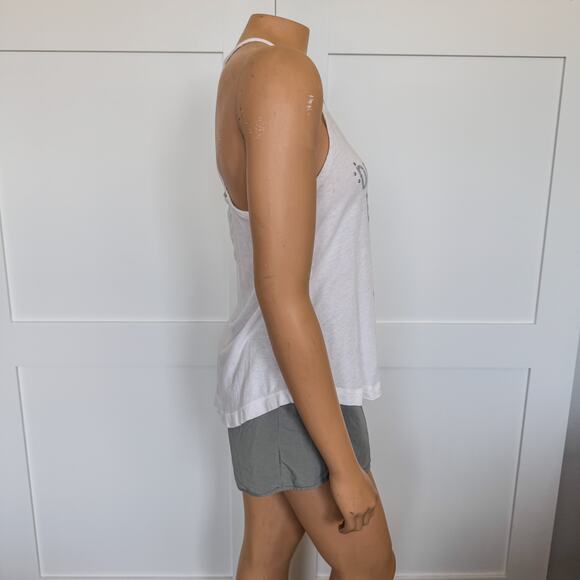 Hang Ten, White Tank-Don’t Worry Everything is Going to be Amazing- Size: Medium - Picture 4 of 8